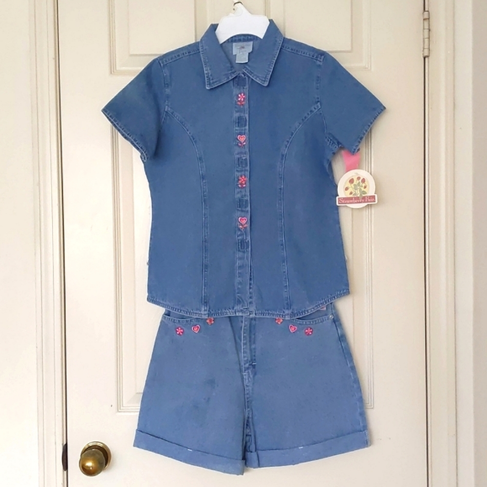 NWT. Girl's 100% cotton Denim Short Sleeve Shirt and Shorts set with embroidery.